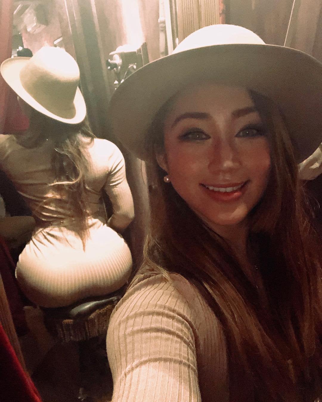 Asian chick got that ass