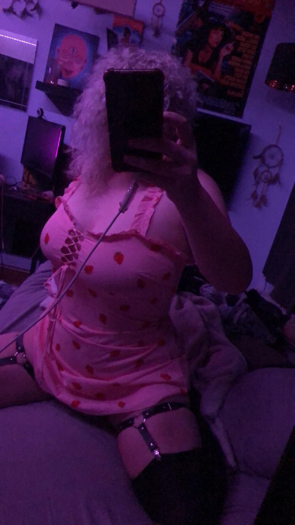 Hows my new dress look Upvote to see it off