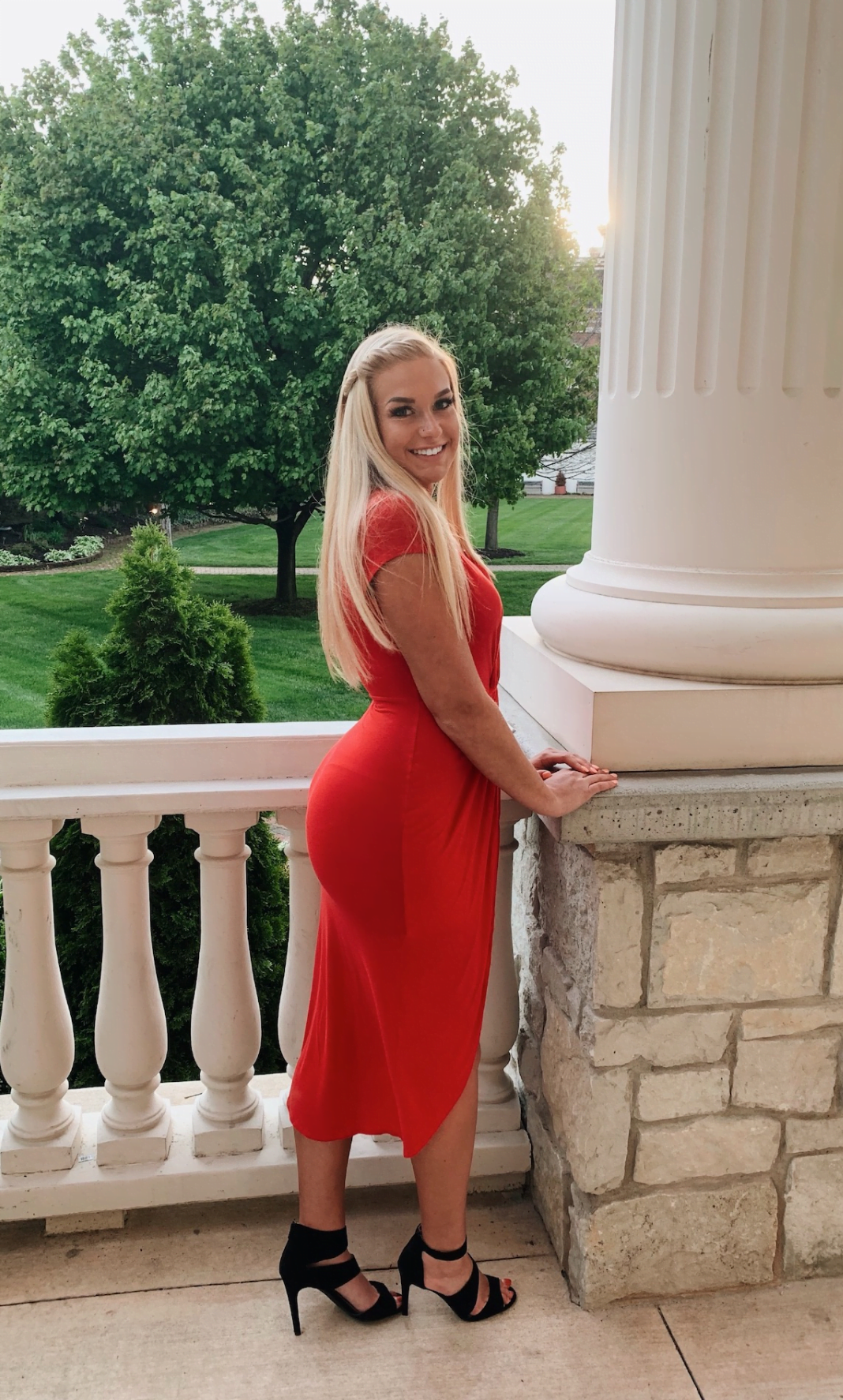 PAWG Red dress