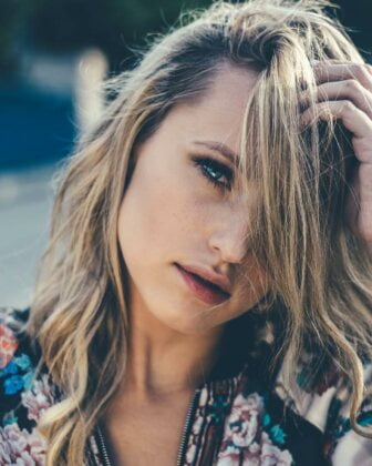 Beauty is in the eyes of the beholder  Comment one thing you love most about you...