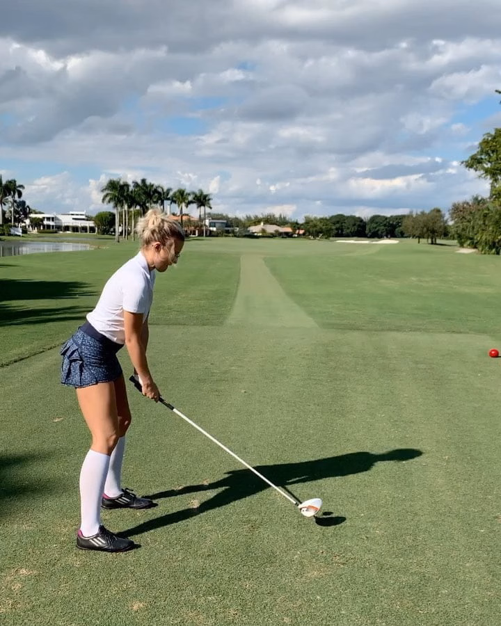 Throw back Thursday to my golfing days! I can’t wait to be all healed up and bac...