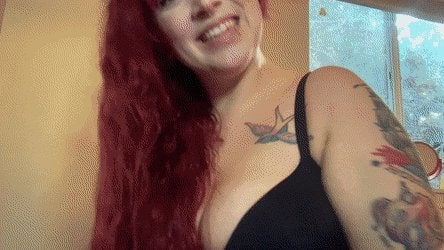 Thicker Big tiddies in my black bra