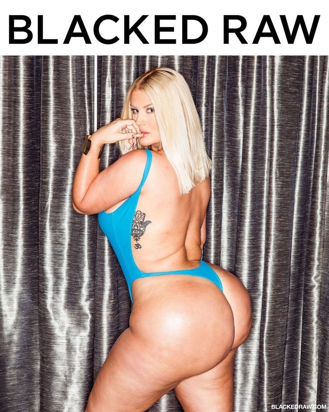 1603776076 482 Julie with the whooty