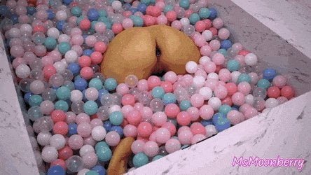 STAWG Bubble butt in the ball pit OC