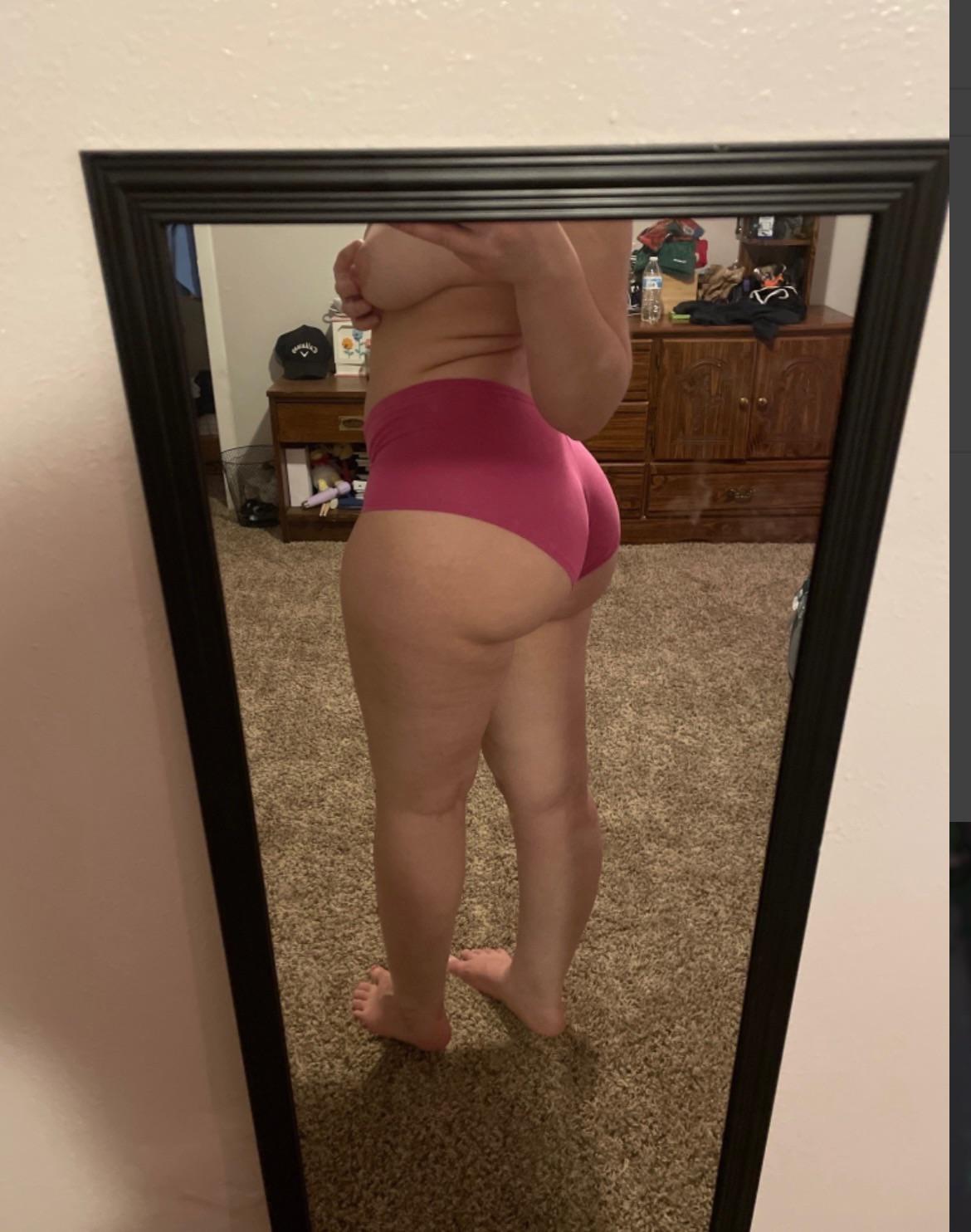 PAWG I got told I have a gravity defying ass