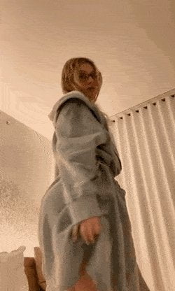 PAWG Stunning Reveal