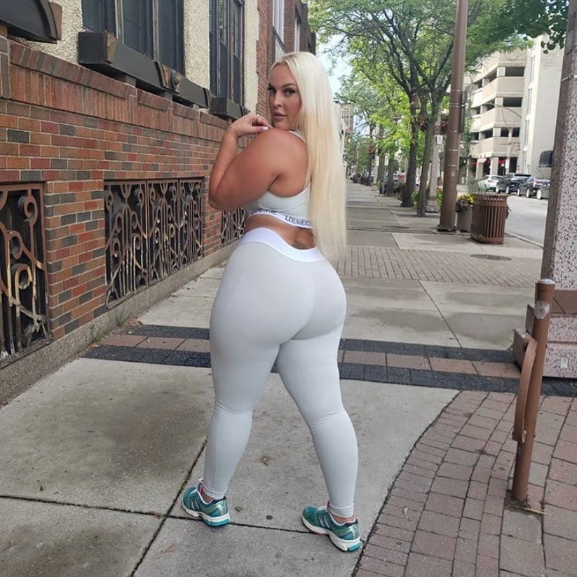 Sara her big white booty