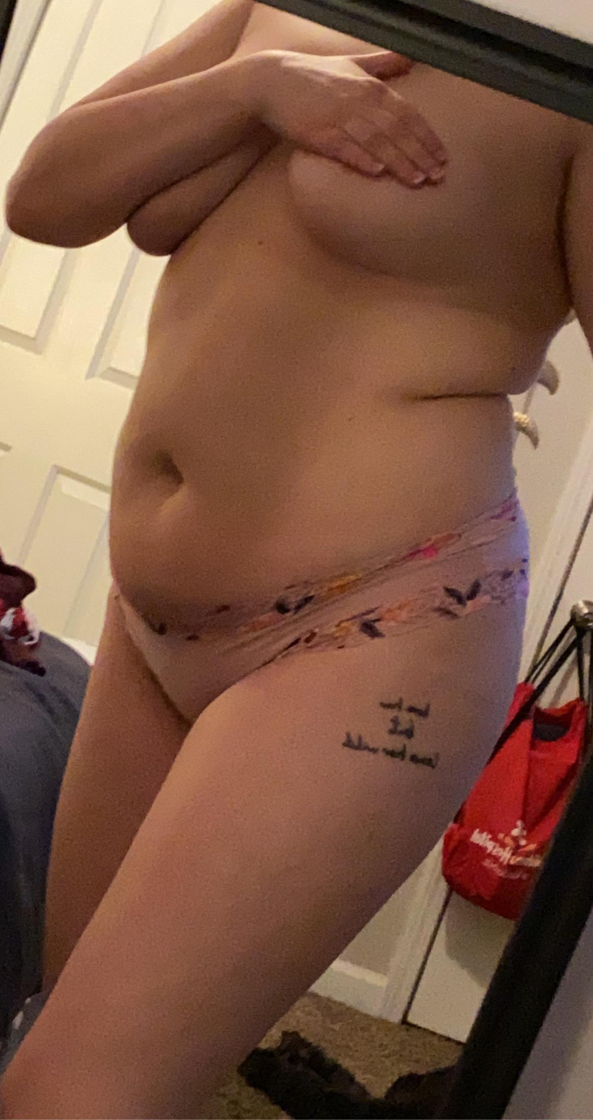do I fit in here insta @ insecurititties Thick White