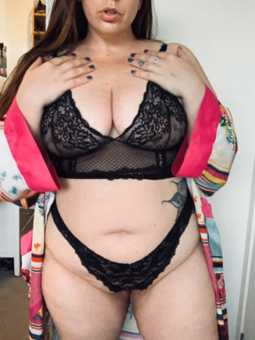 come snuggle up on my day off baby xo