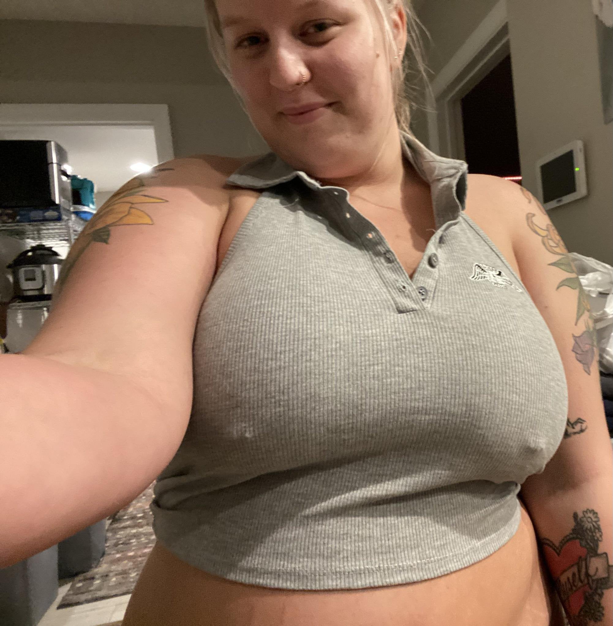 Thick tits and a bedroom behind me for you to