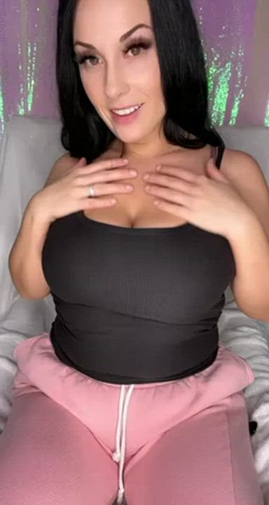Are my thick titties fuckable for a freaky MILF