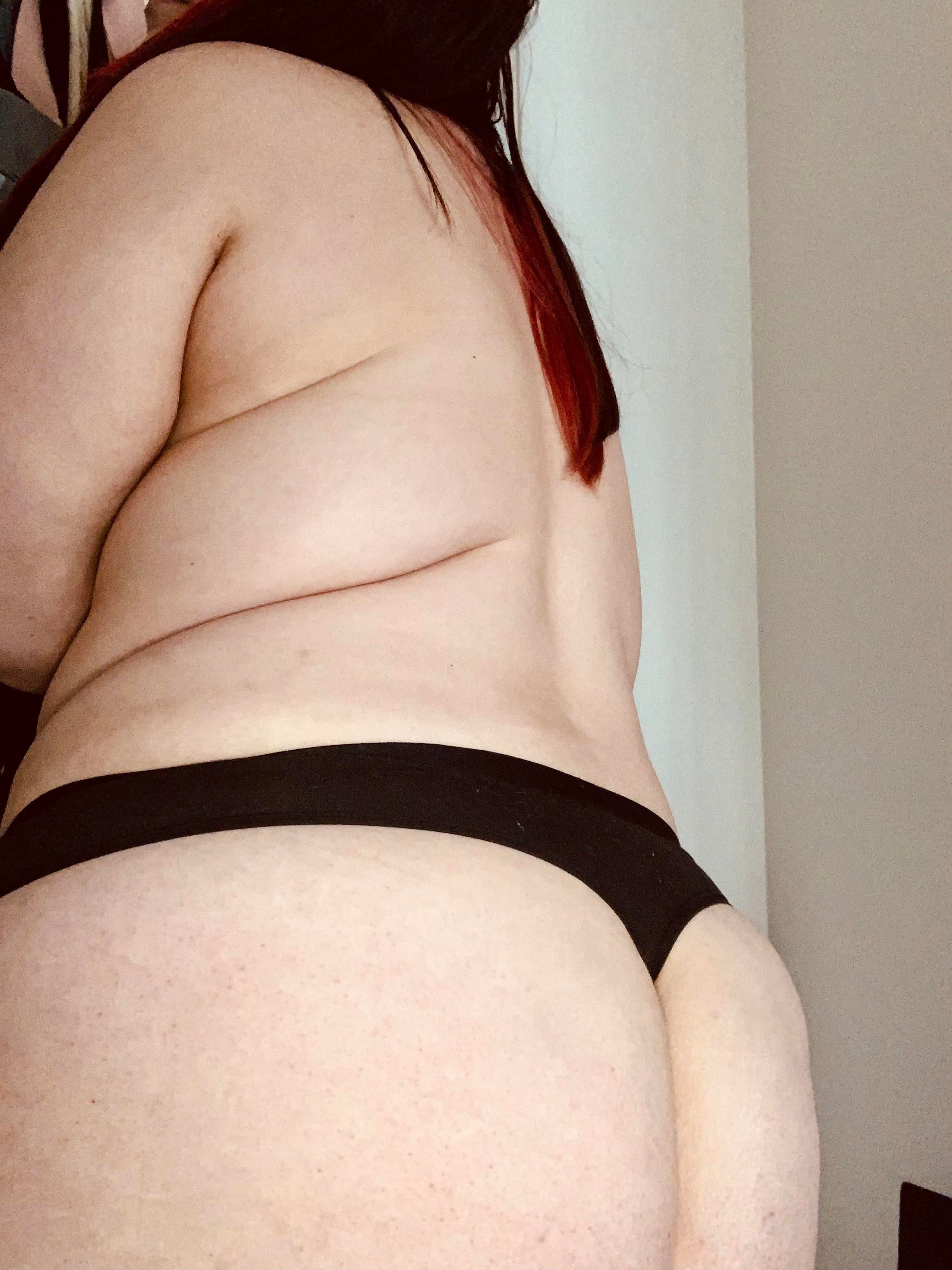 Doesnt my ass just look so good Thick White