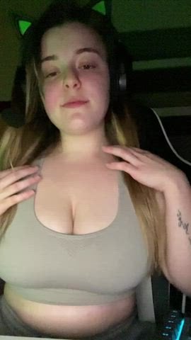 Think youd enjoy tittyfucking with me Thick White Girls