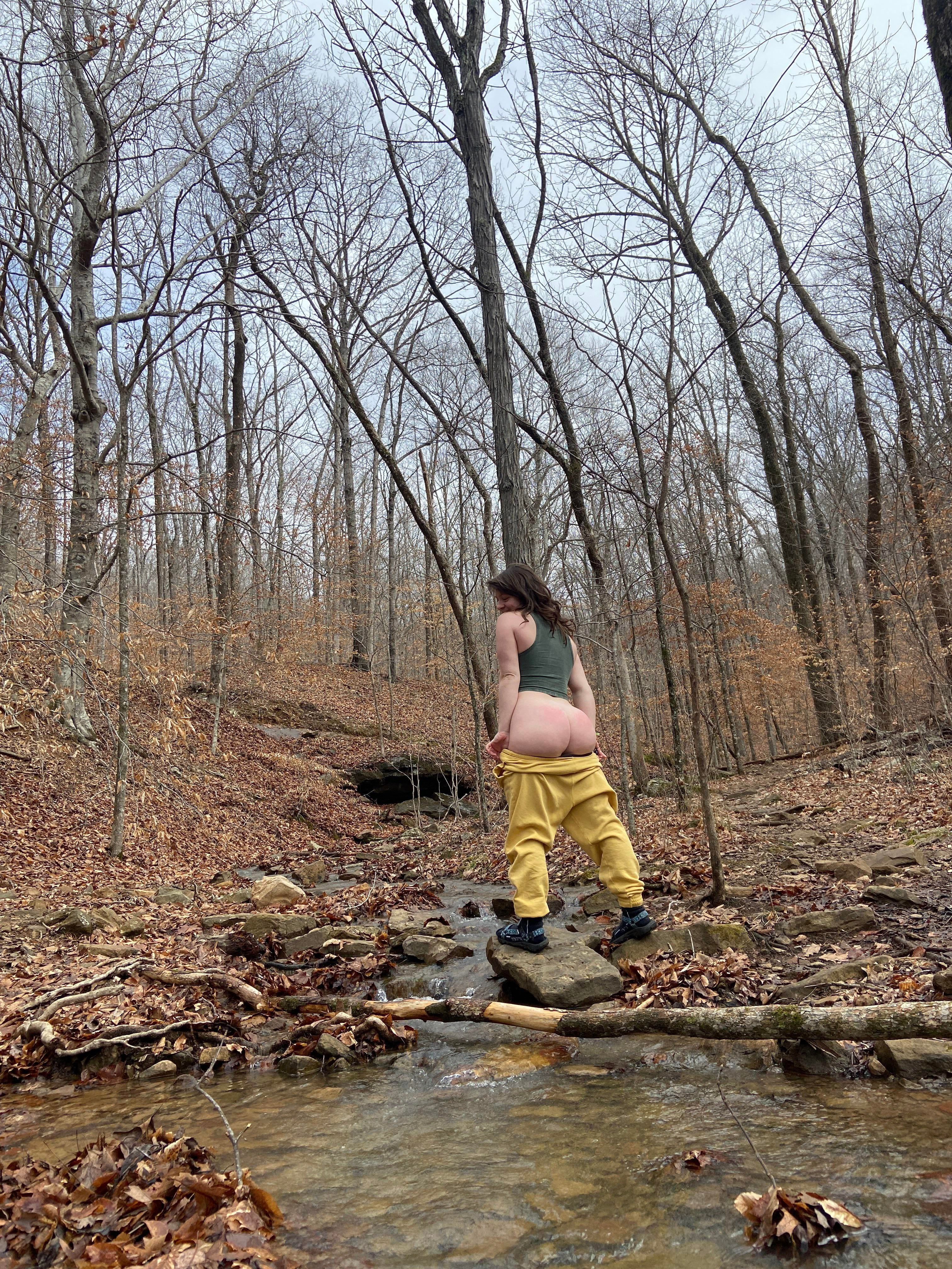 PAWG Nature got a peek at my cheeks