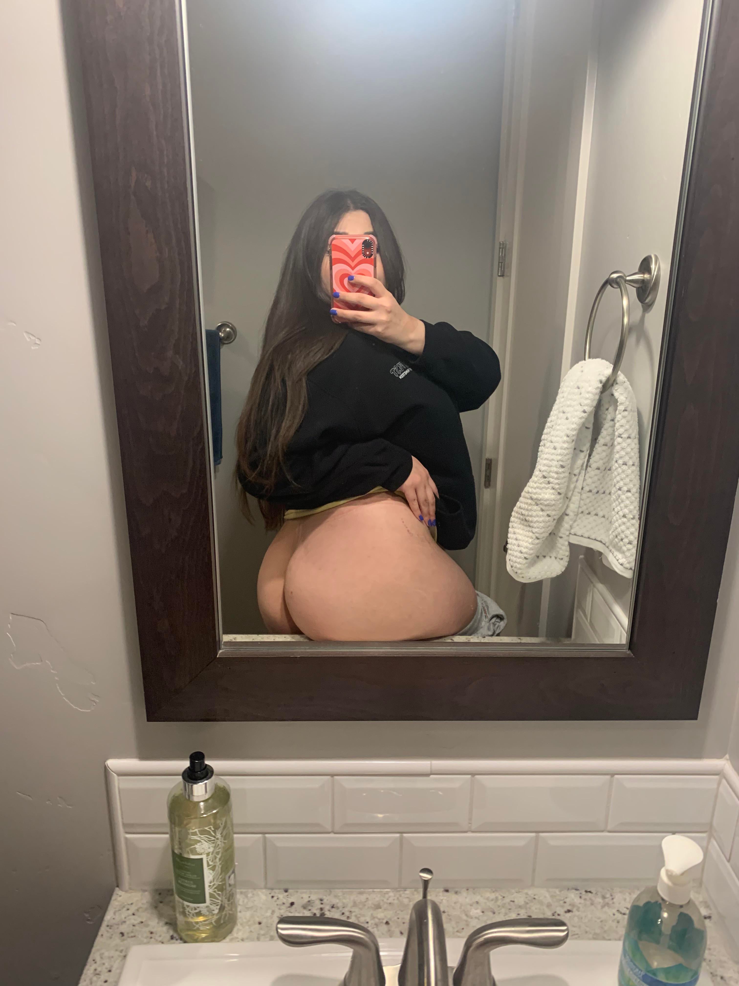 Come cuddle Thick White Girls