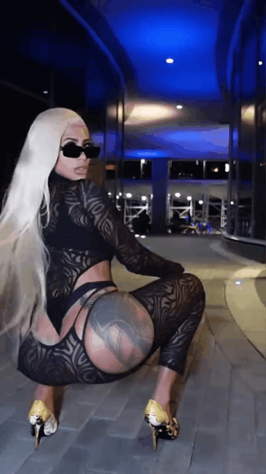 Looking at you looking at me Centaur Girls