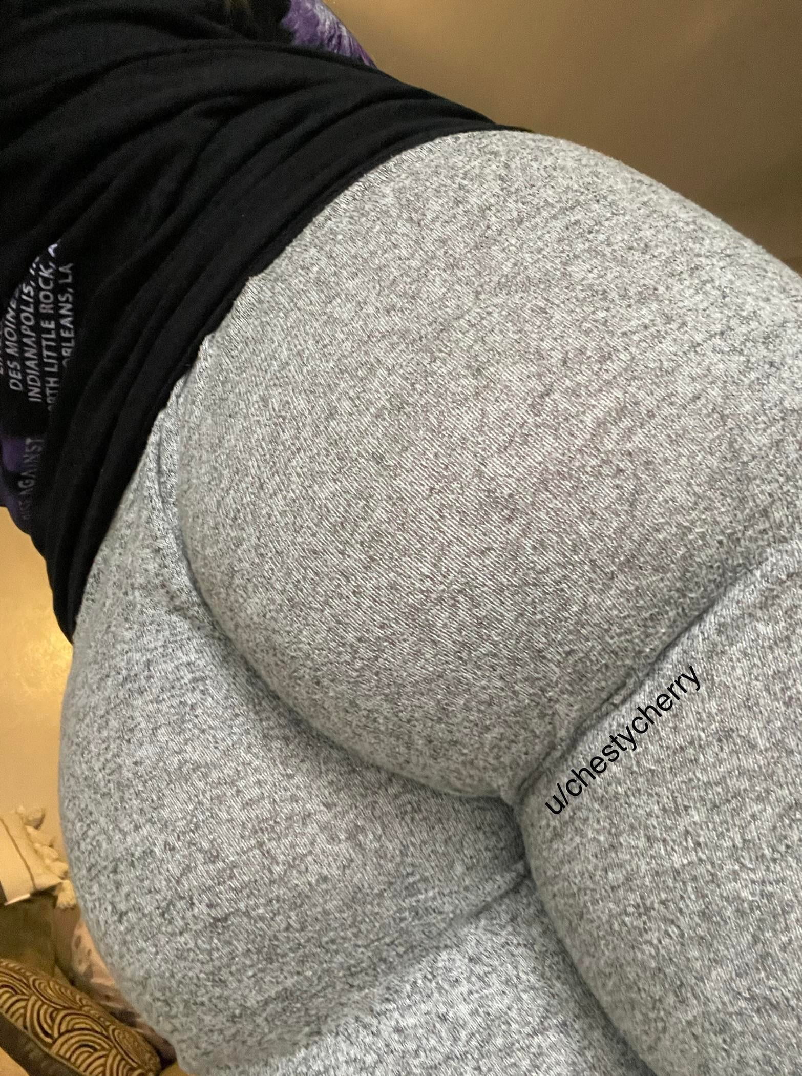 PAWG Female version of grey sweatpants I expect dick