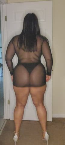 would you fuck a thick mom