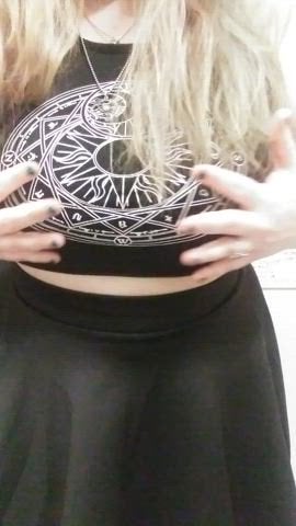 Crop tops and titty drops Thick White Girls