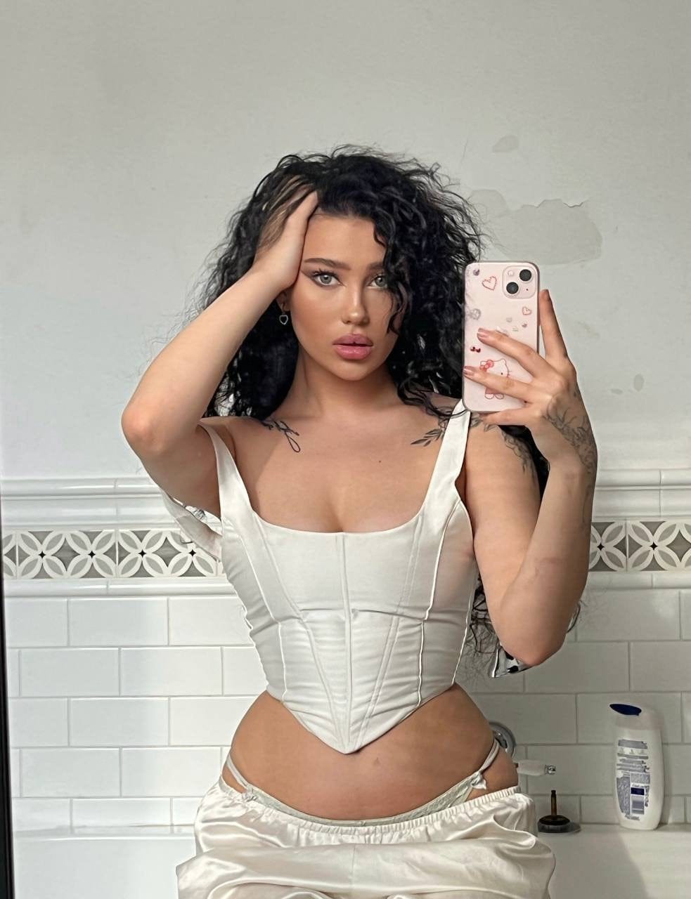 Hope tattooed girls are appreciate here Thick White Girls