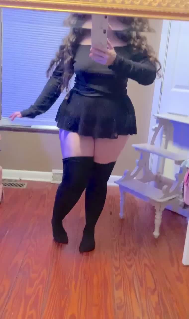 thick thighs and a chubby pussy flash Thick White