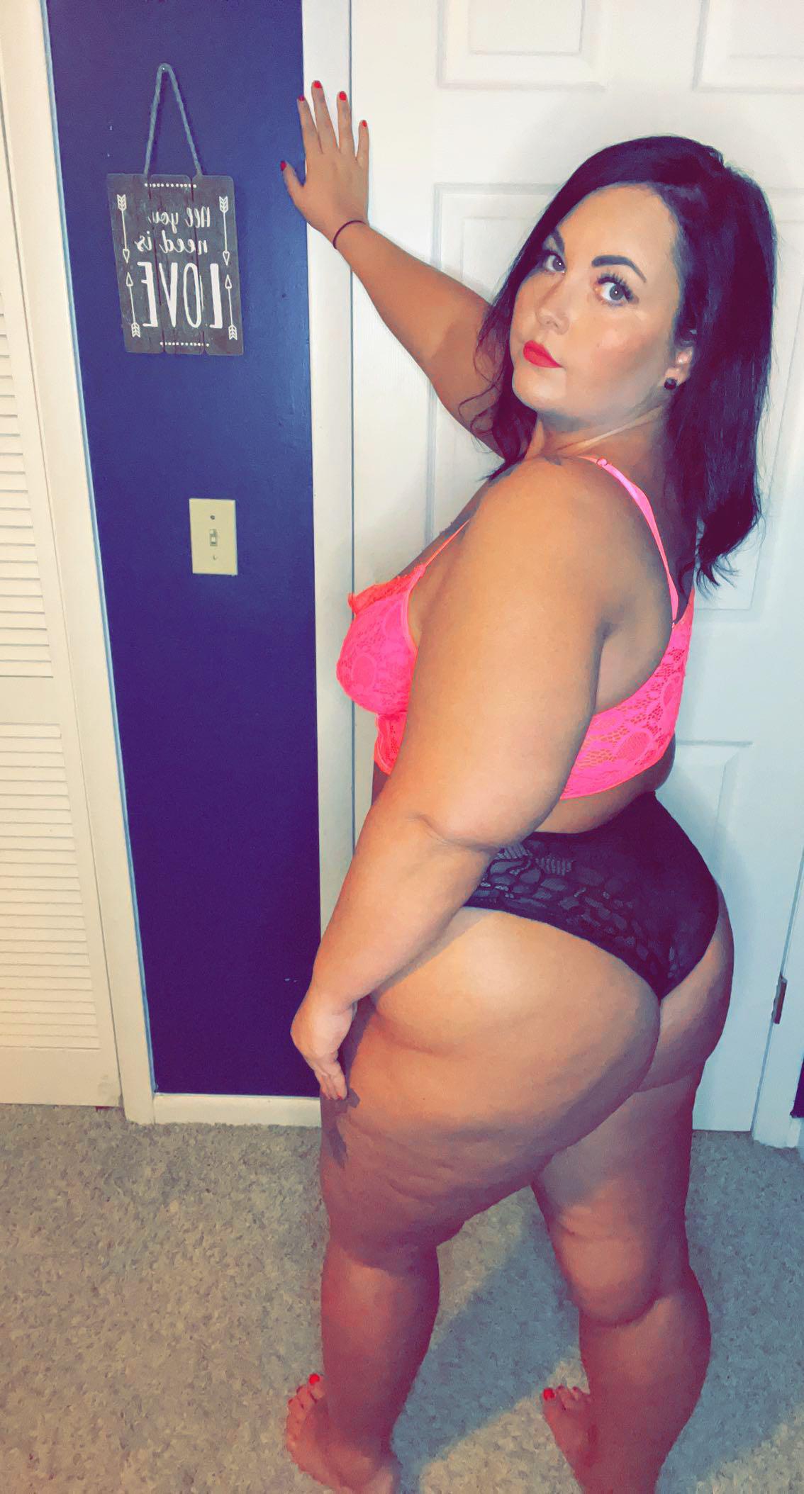 Thick white girl here from Kentucky 37f Thick White