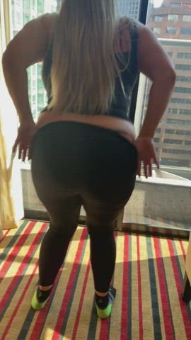 My ass needs a slap and fuck like no other