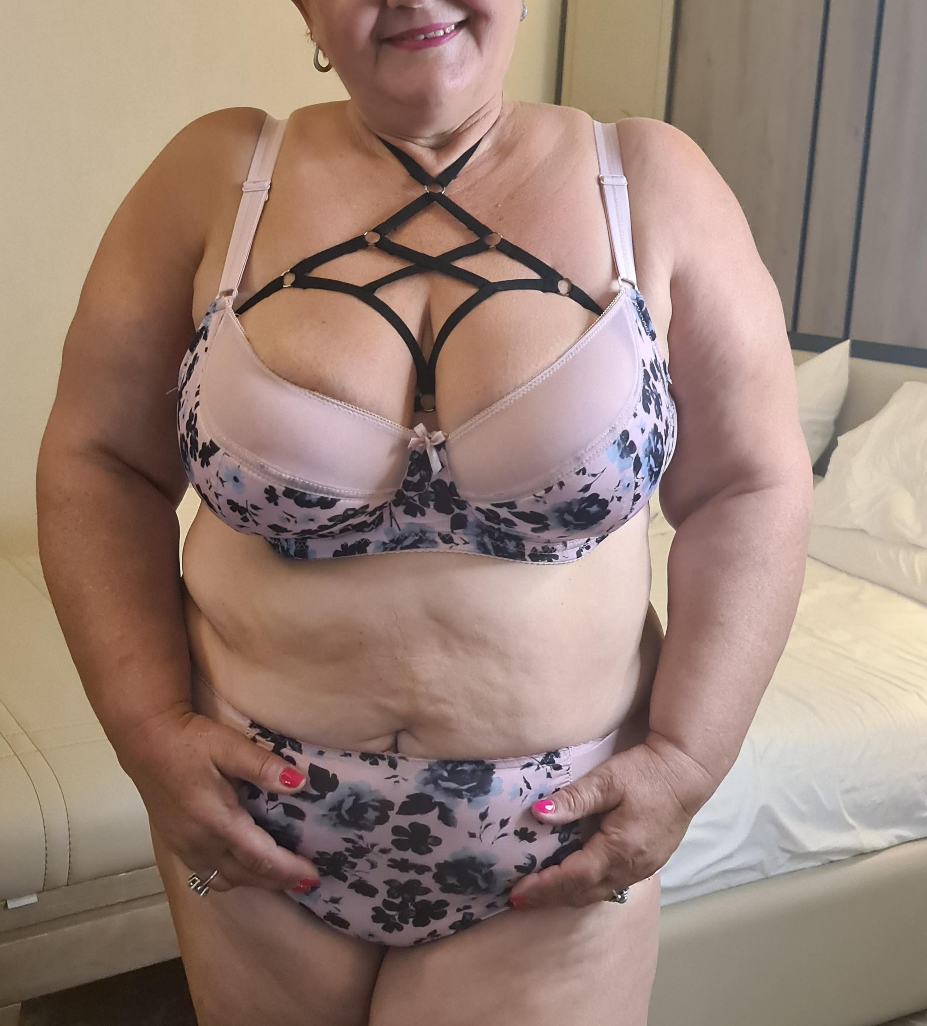 1664414056 510 Sexy in my pink set