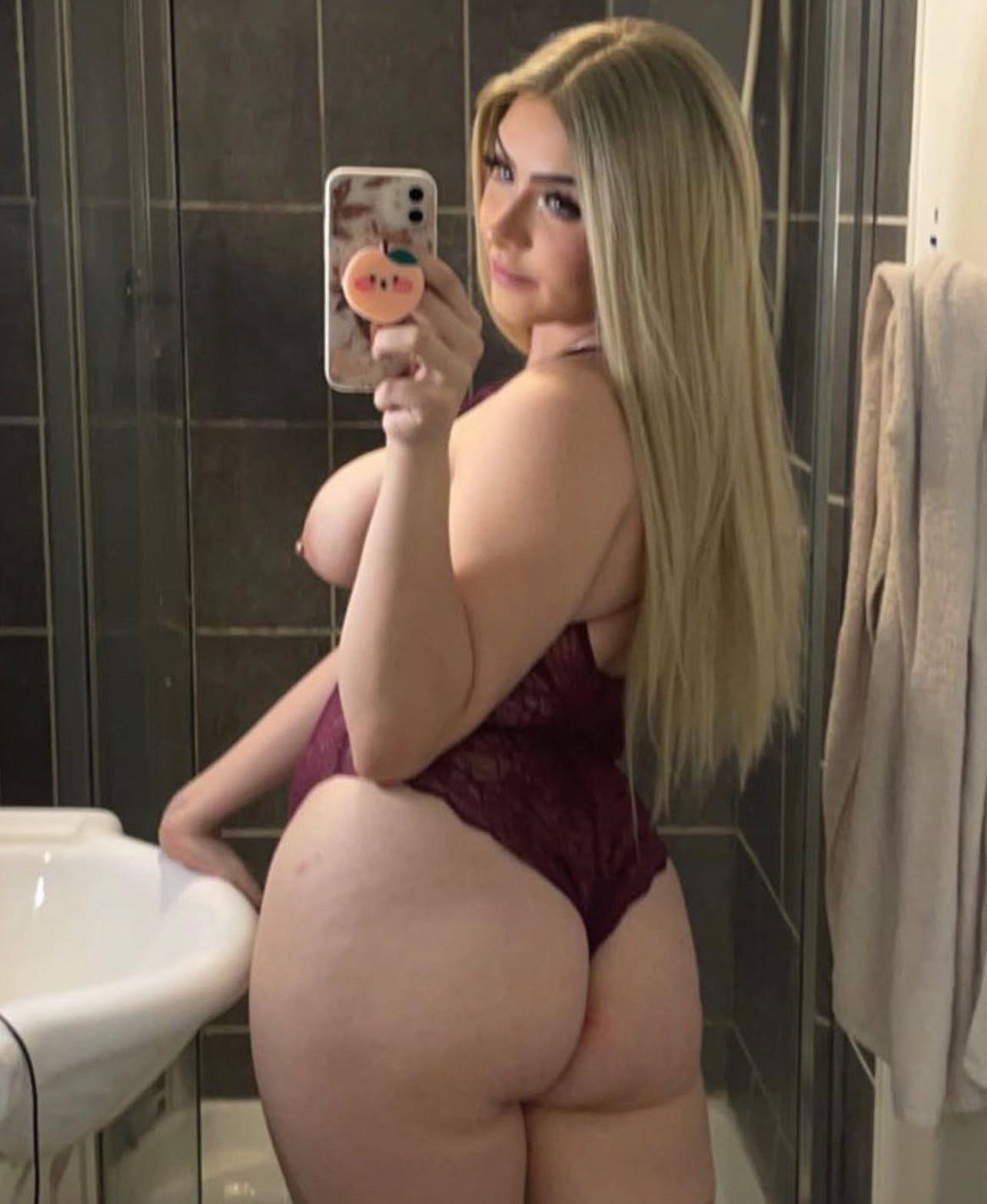 Can anyone here show my booty some love Thick