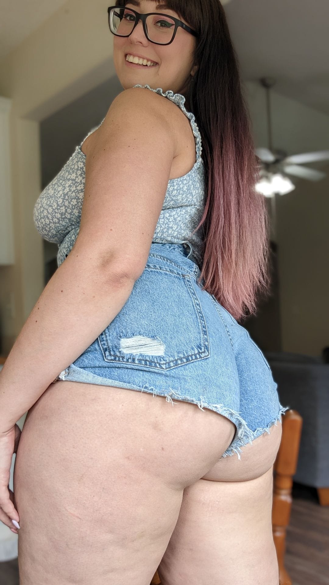 PAWG these shorts cant contain it