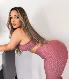 Ever fucked a thick Caribbean girl before?
