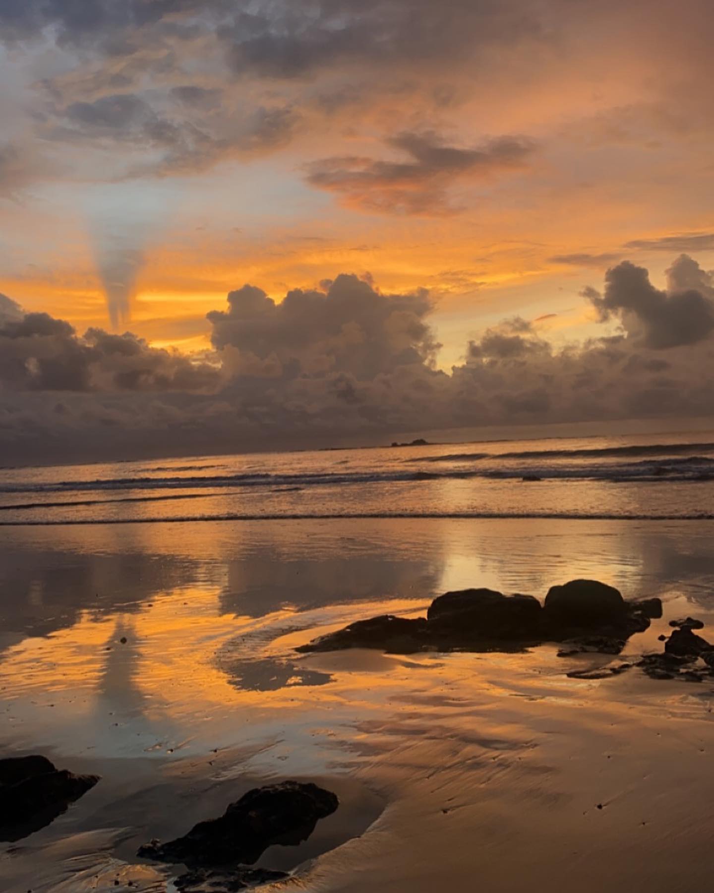 1671850440 789 Beach town Vega Thompson