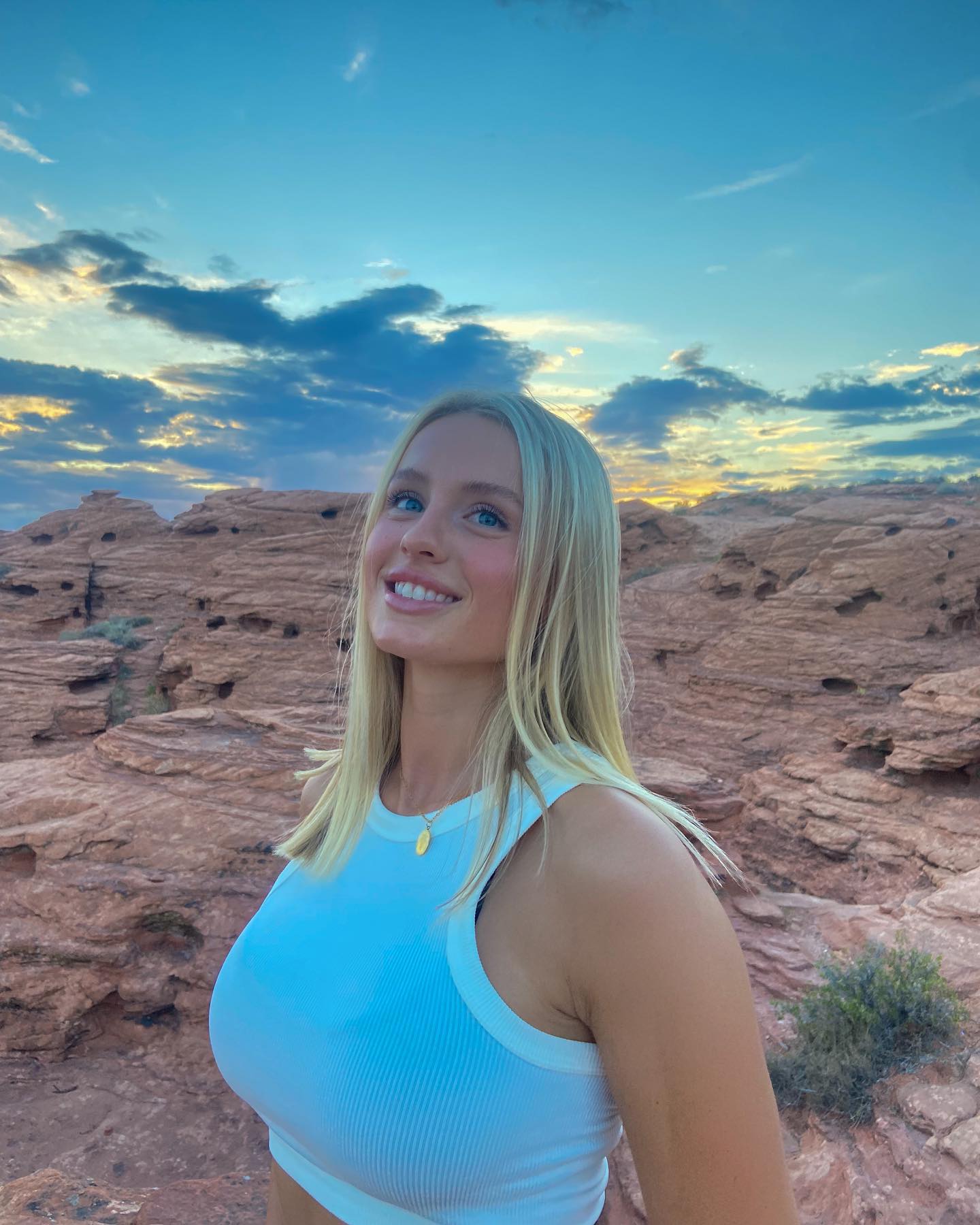 1672089716 44 Vega Thompson