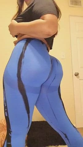 How does my ass look in these leggings you be
