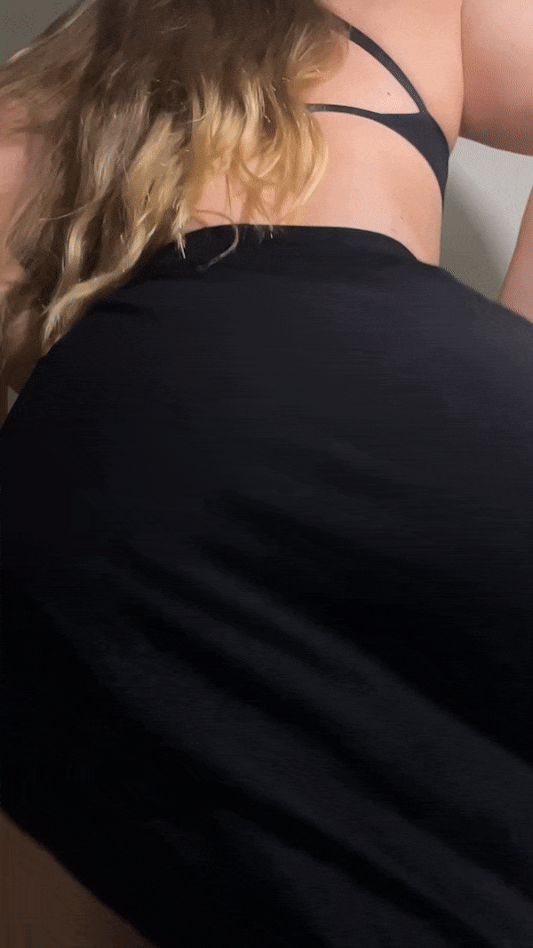 Curvy Muscle Mommy Was wearing no panties a good idea