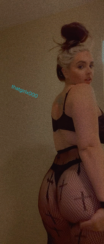 Just a thick girl in tights