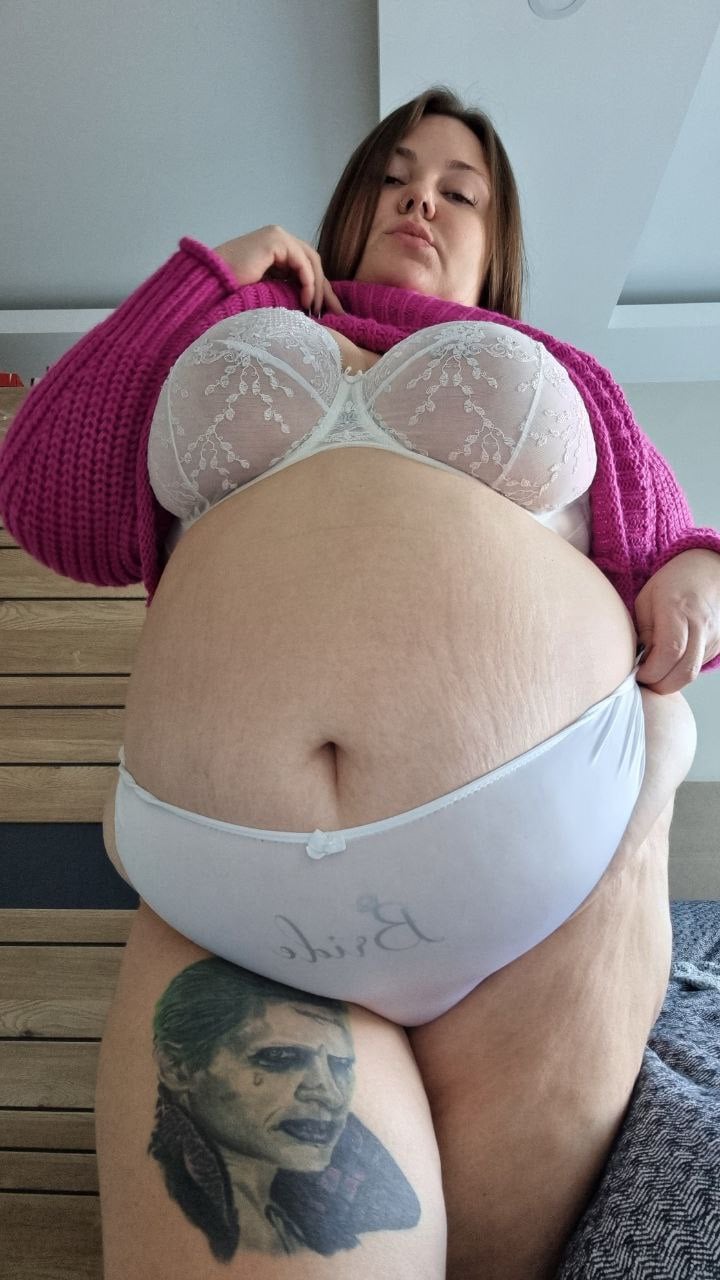 These panties are too small for my fat belly