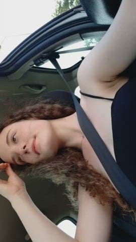 Im trying see how many guys would stop to watch