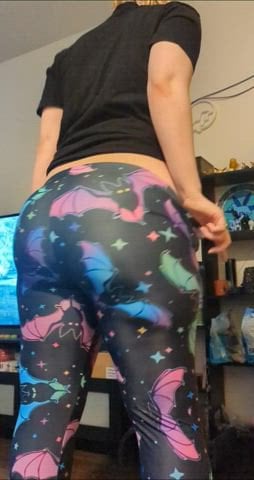 PAWG Plenty of ass to stuff in these pants