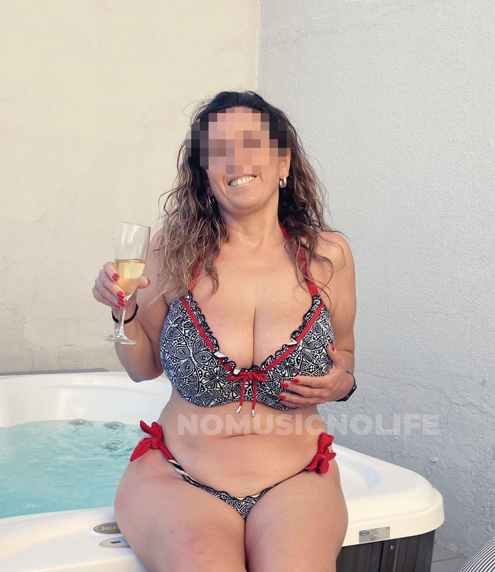 Thick and slut are my surnames Thick White Girls