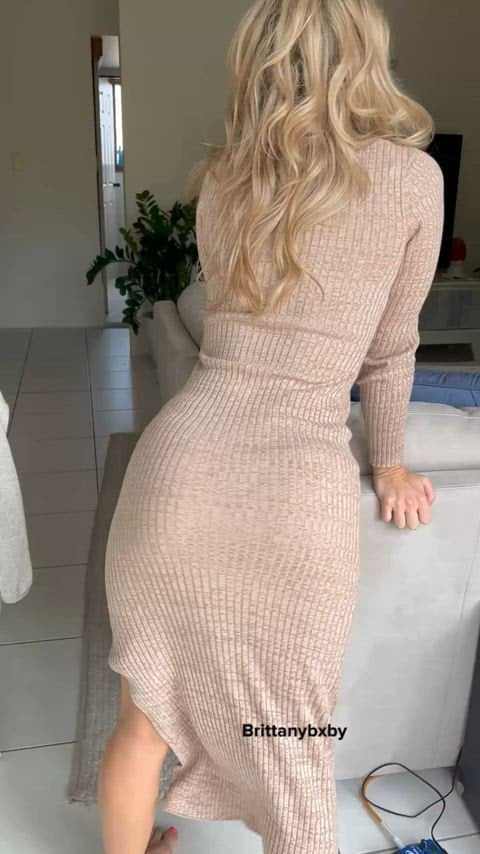 PAWG This dress would look better covered in cum