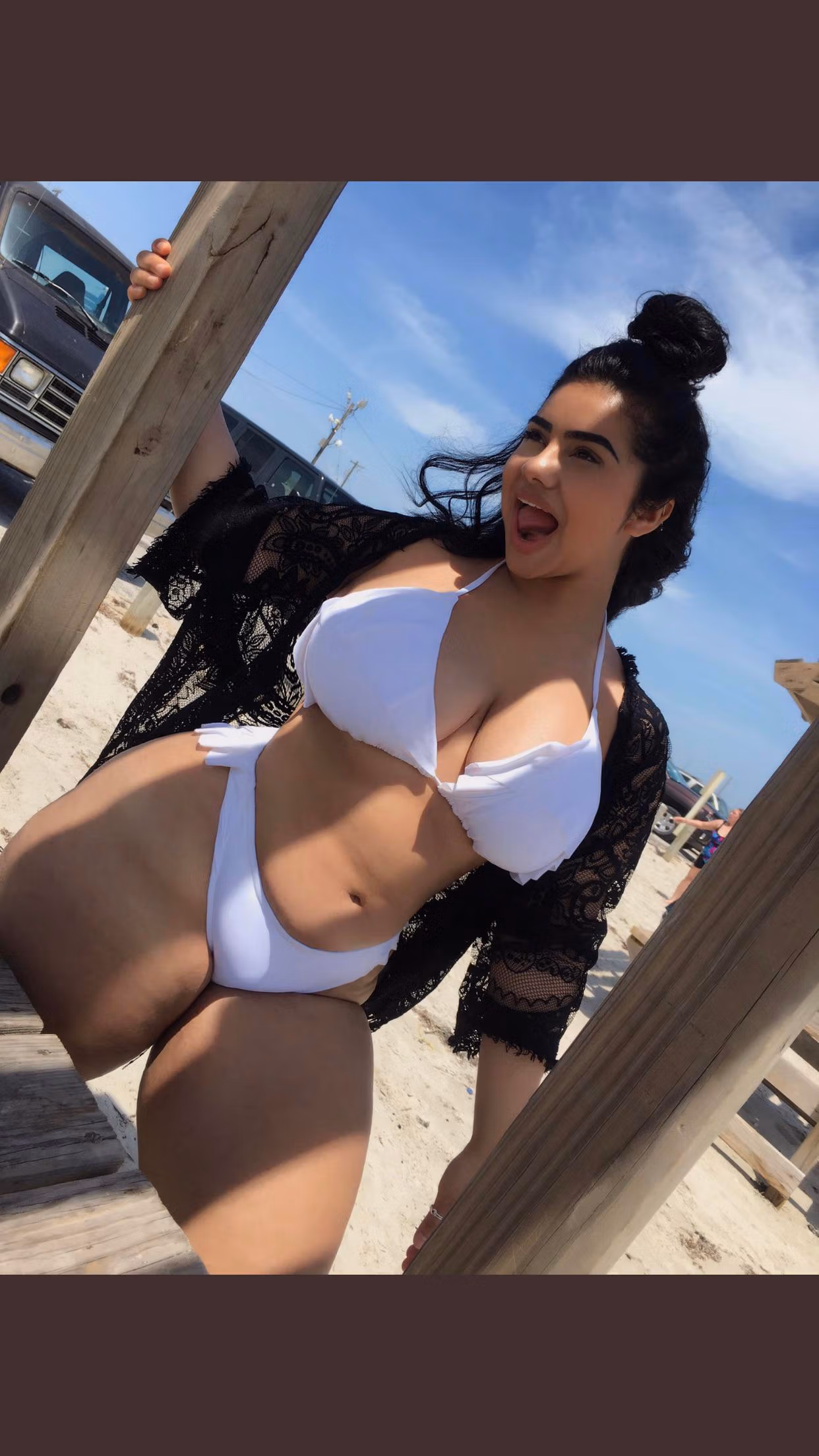 Thicker Id gladly die between those thighs