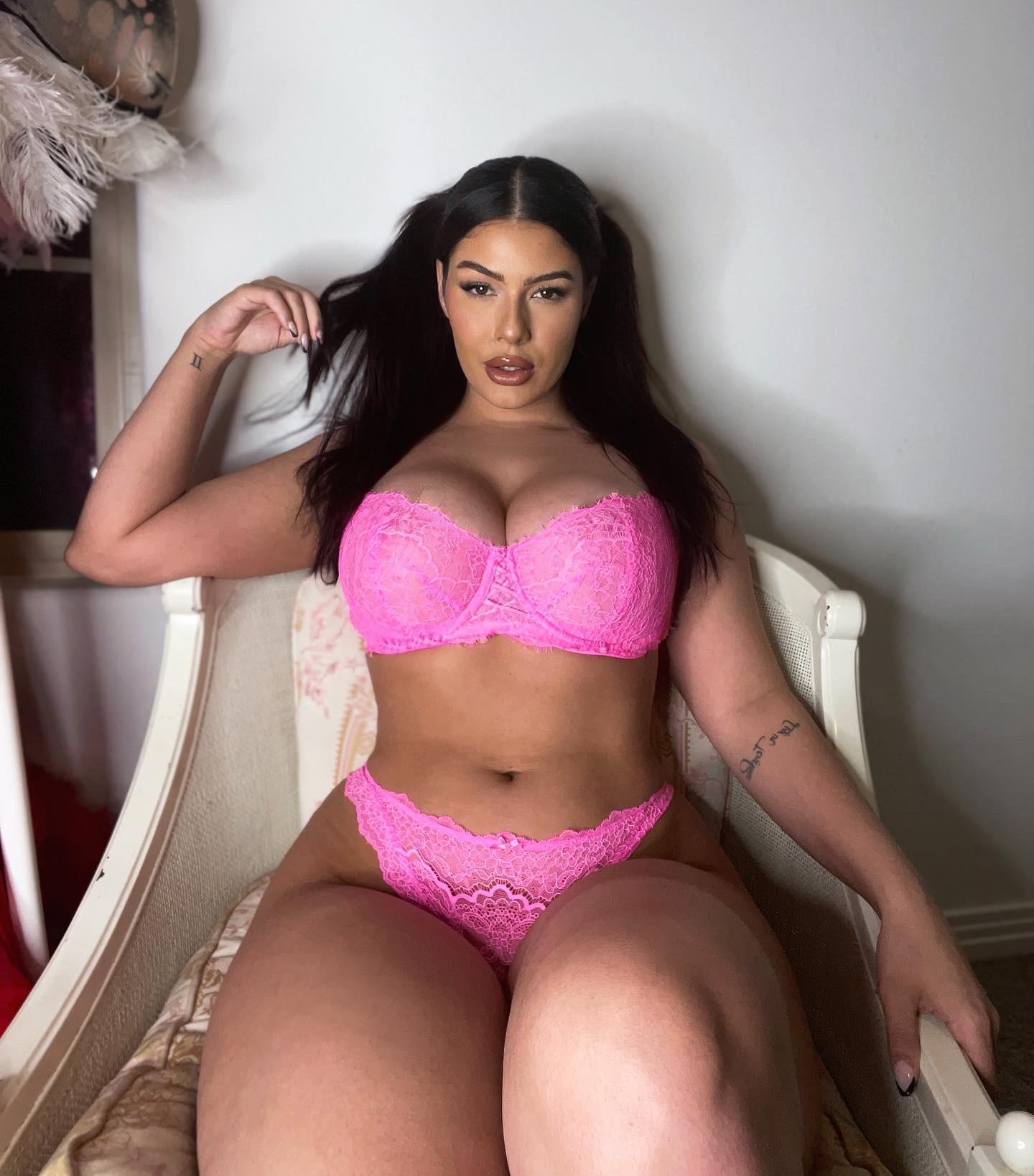 Do you follow my FREE onlyfans Link below Thick Ass