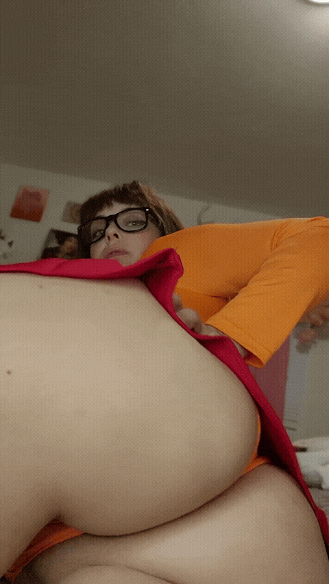 PAWG Velma has a heavy booty