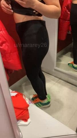 POVyou found a thick girl in the fitting room doing