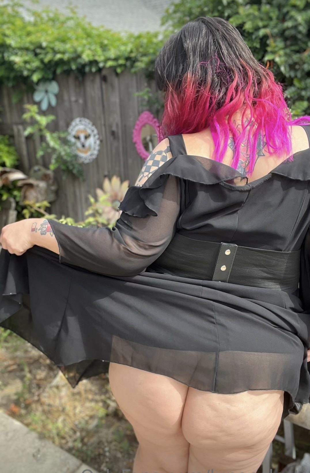 Thicker Goth Outside