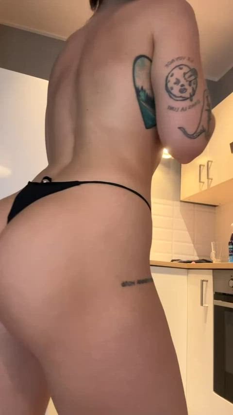 my booty would like to jump on your face