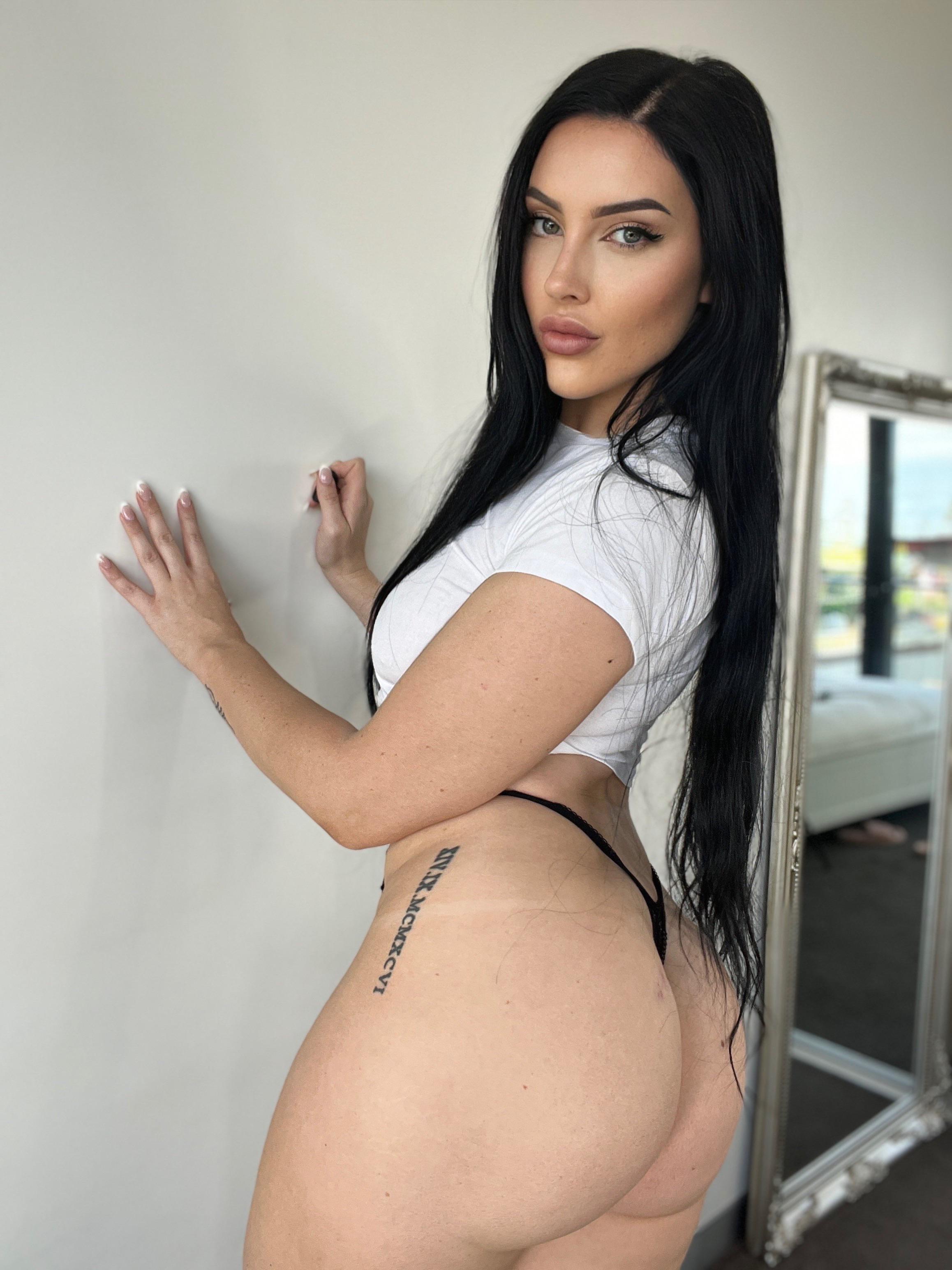 1693426260 287 PAWG A booty picture a day keeps the doctor away