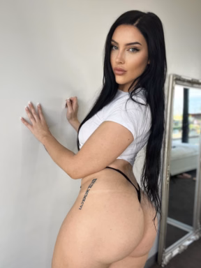 A booty picture a day keeps the doctor away