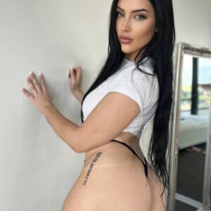 A booty picture a day keeps the doctor away